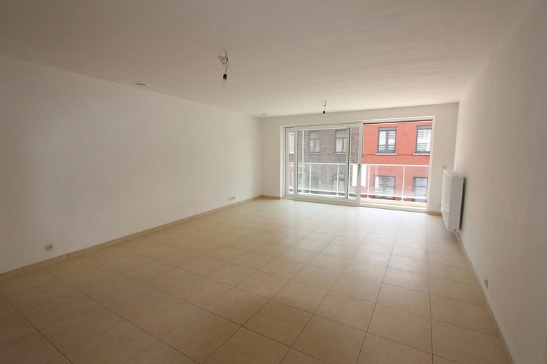 Appartement met 2 slaapkamers en autostandplaats te Roeselare 