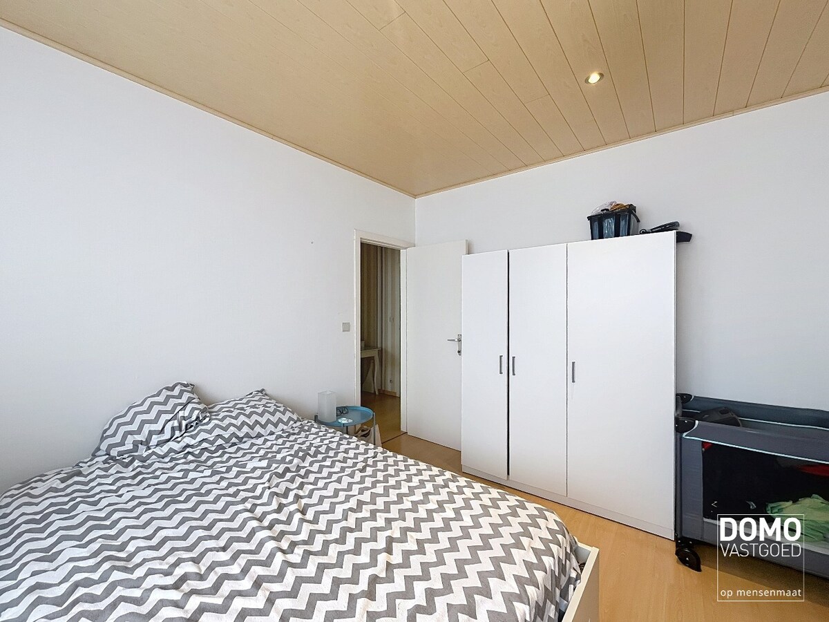 RUIM APPARTEMENT MET 2 SLAAPKAMERS, ZUIDGERICHT TERRAS EN AIRCO 