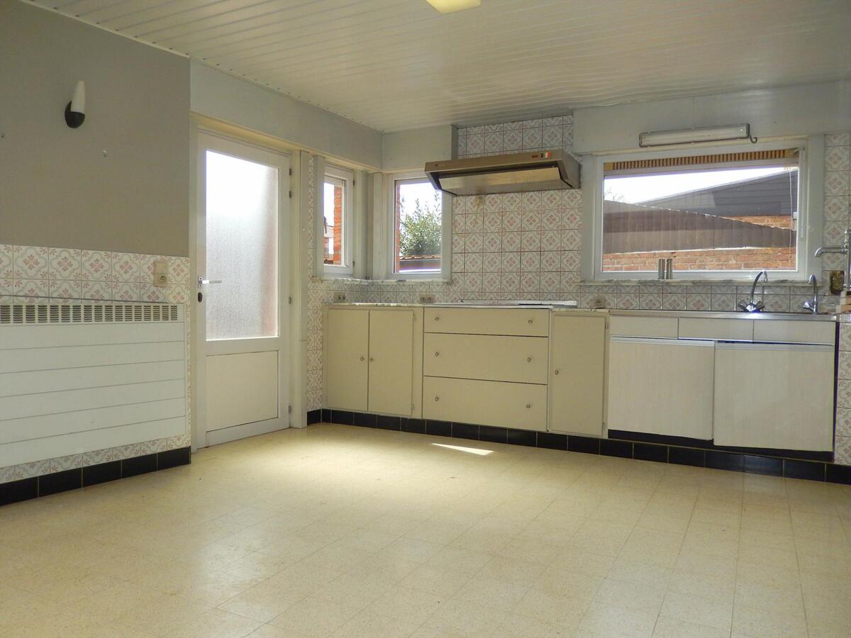 Ruime woning met zuidgerichte tuin 