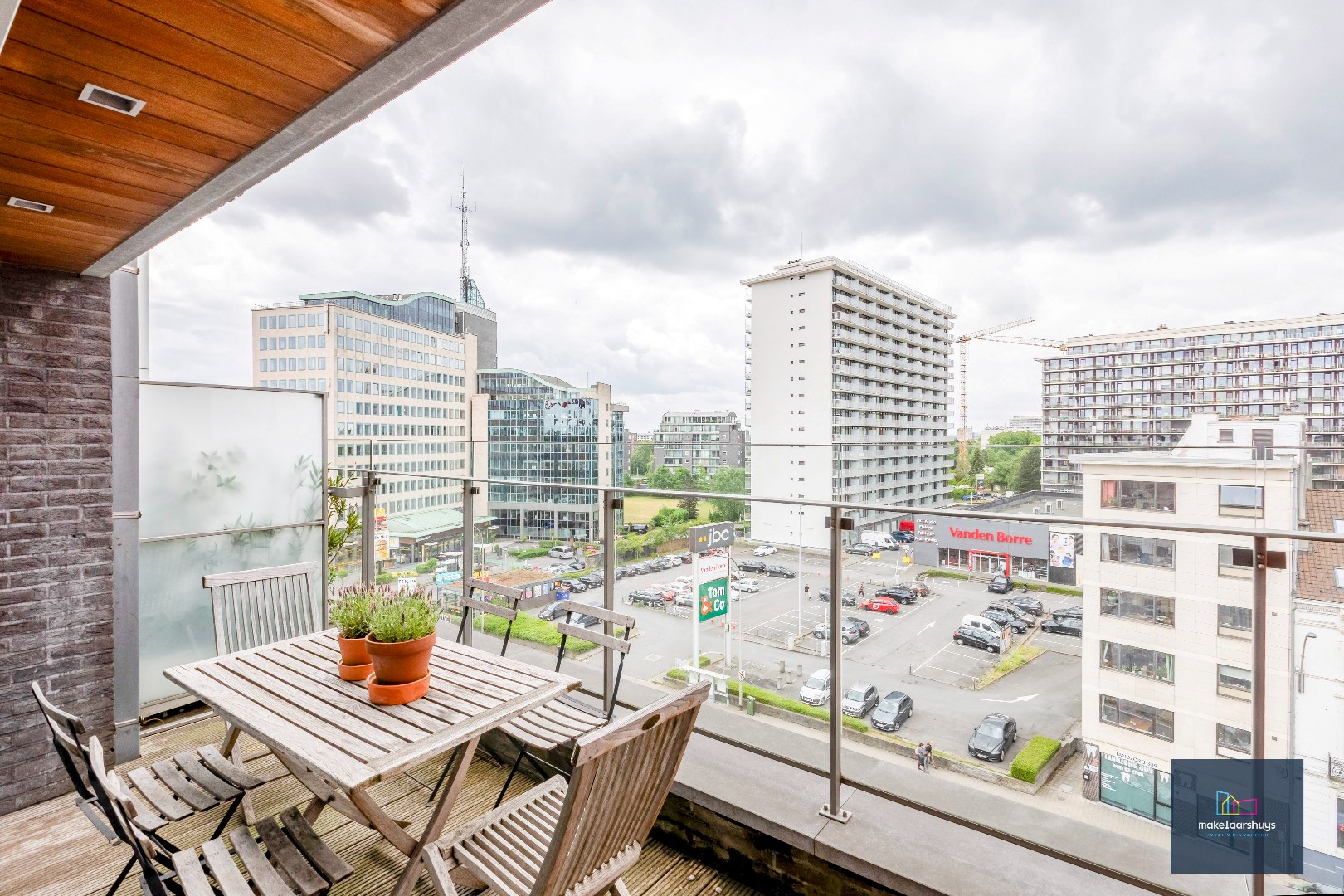 Schitterend dakapp. met 2-slp. terras en garage 