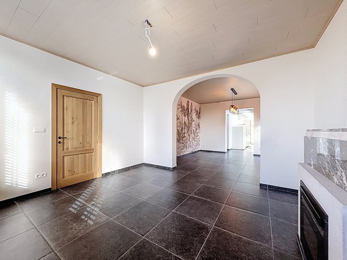 Ruime, vernieuwde HOB met leuke tuin te Zwalm 