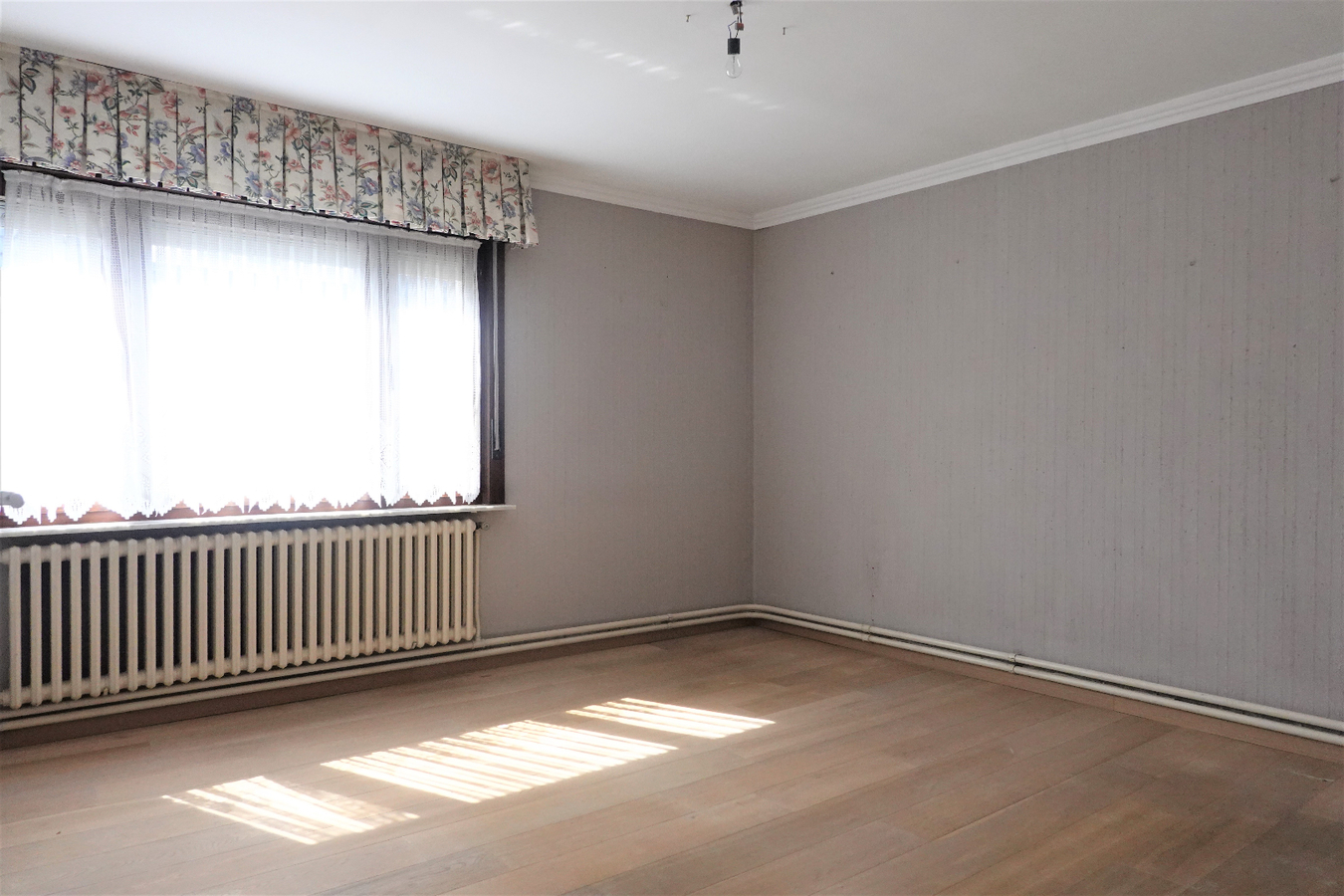 Halfopen woning op gunstige ligging ( zonder loods ) 