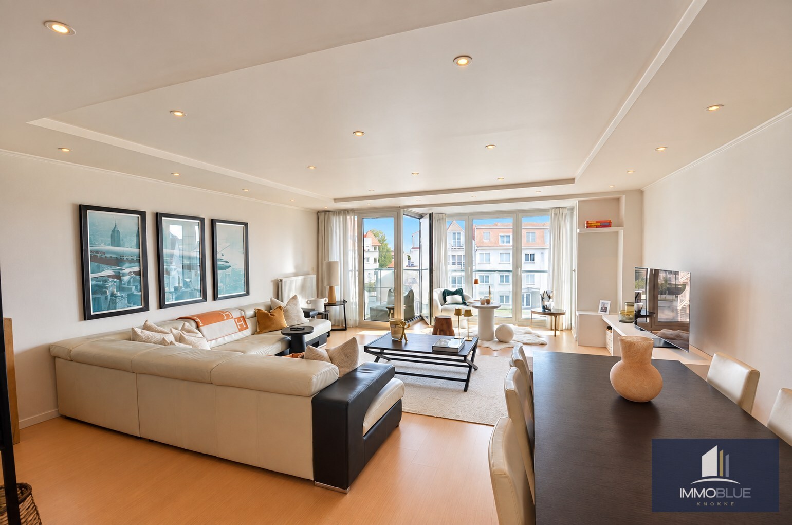Zeer lichtrijk en instapklaar zuidgericht appartement met open zicht. 