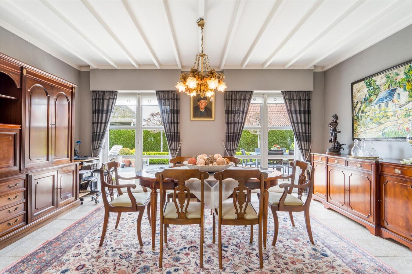 Rustig gelegen instapklare woning met 4 slaapkamers op 690 m² te Koekelare 