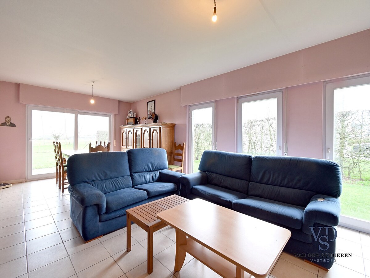 Degelijke, praktische Half Open Bebouwing. 