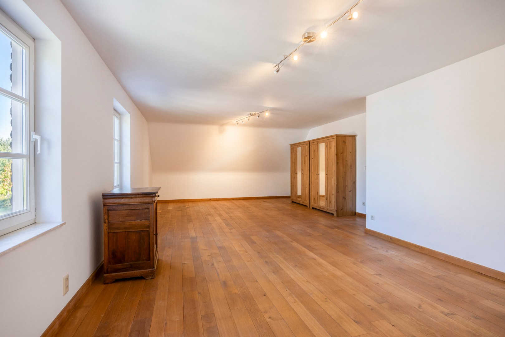 Villa met bureau,  5 slaapkamers, 2 badkamers en ruime tuin in Bierbeek! - EPC 172 kWh/m² - bewoonbare opp. 242 m² 