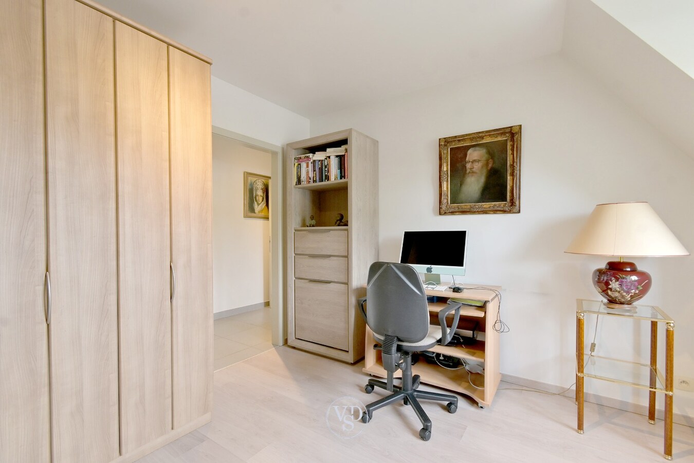 Klassevol appartement met terras (incl.  garagebox). 