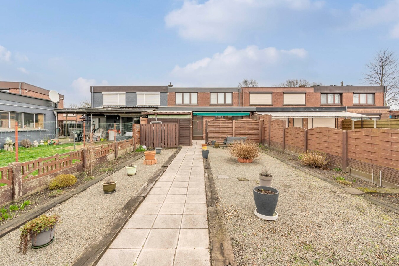 Ruime woning met 4 slaapkamers. 