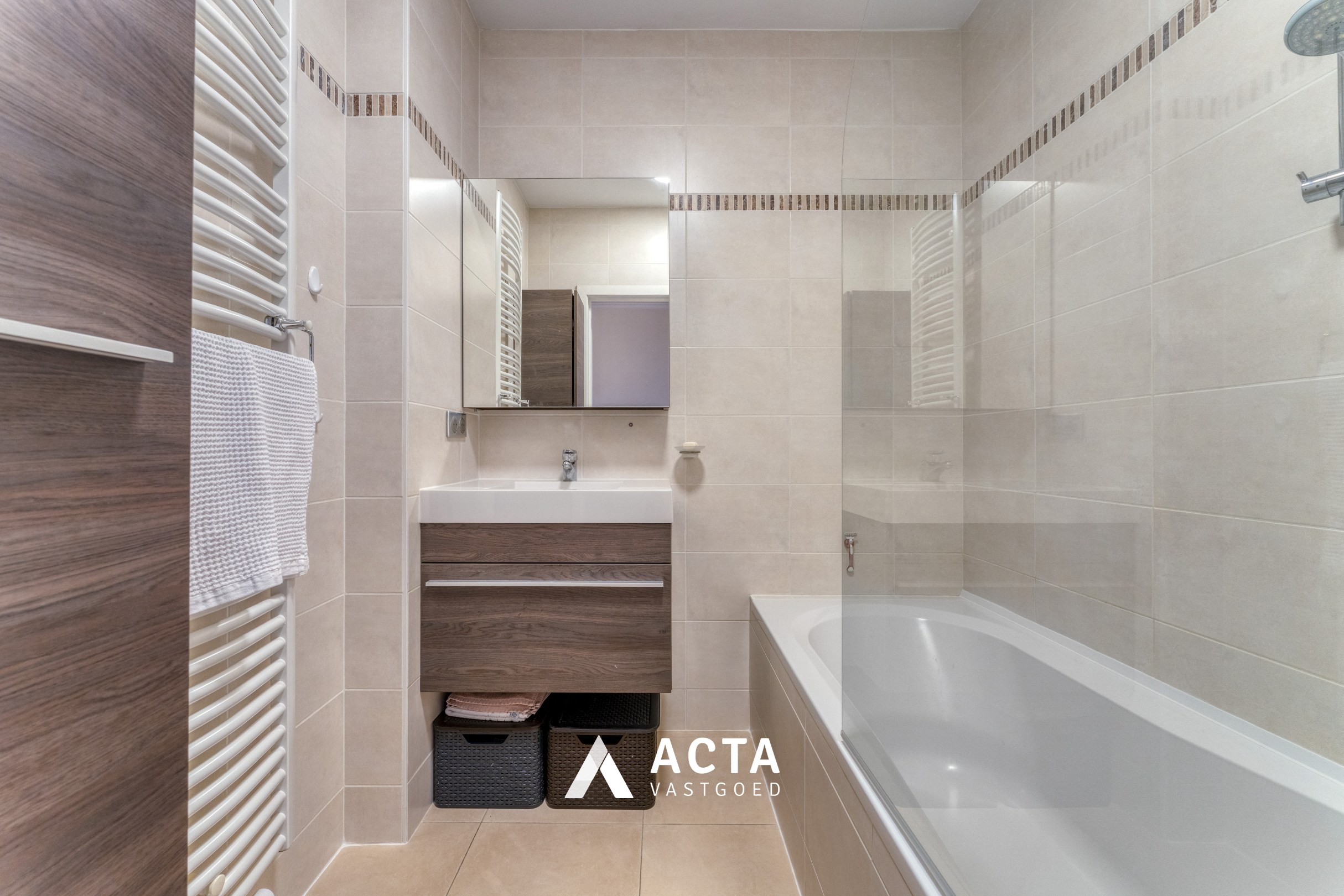 Instapklaar duplexappartement met twee slaapkamers en terras! 