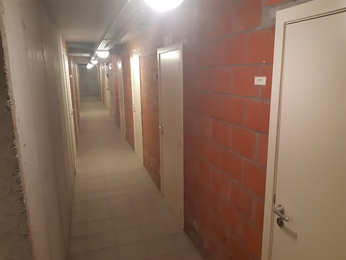 Eigentijds appartement met 2 autostaanplaatsen 