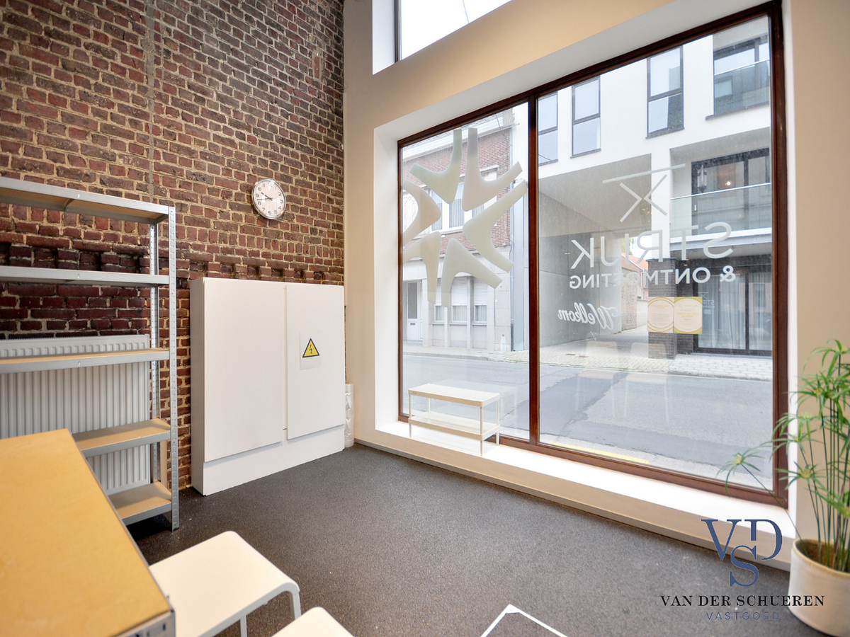 Eigentijdse loft voor wonen en werken. Opportuniteit als investeringspand ! 