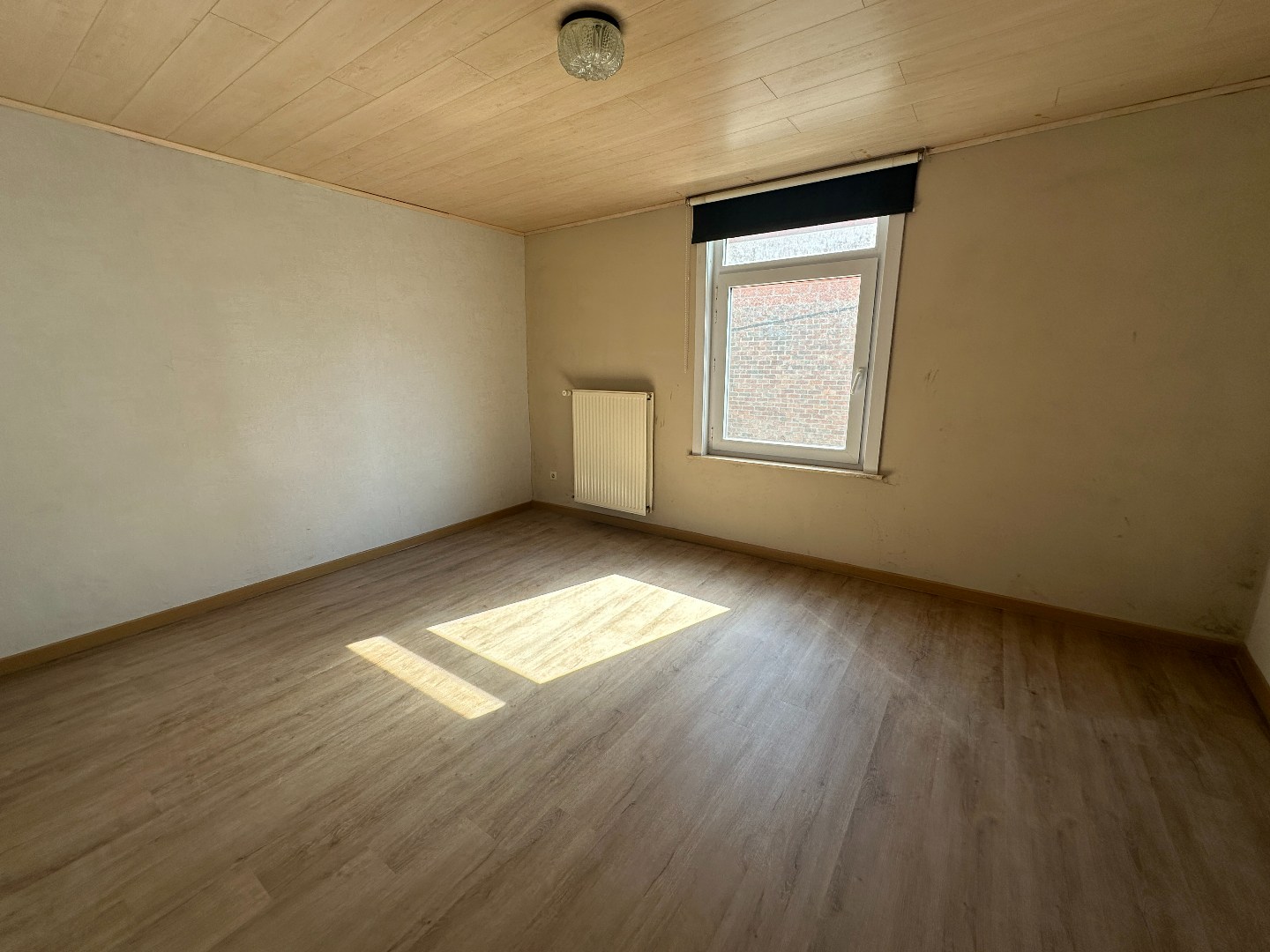 Woning met 3 slpk, terras en tuin, Eernegem 