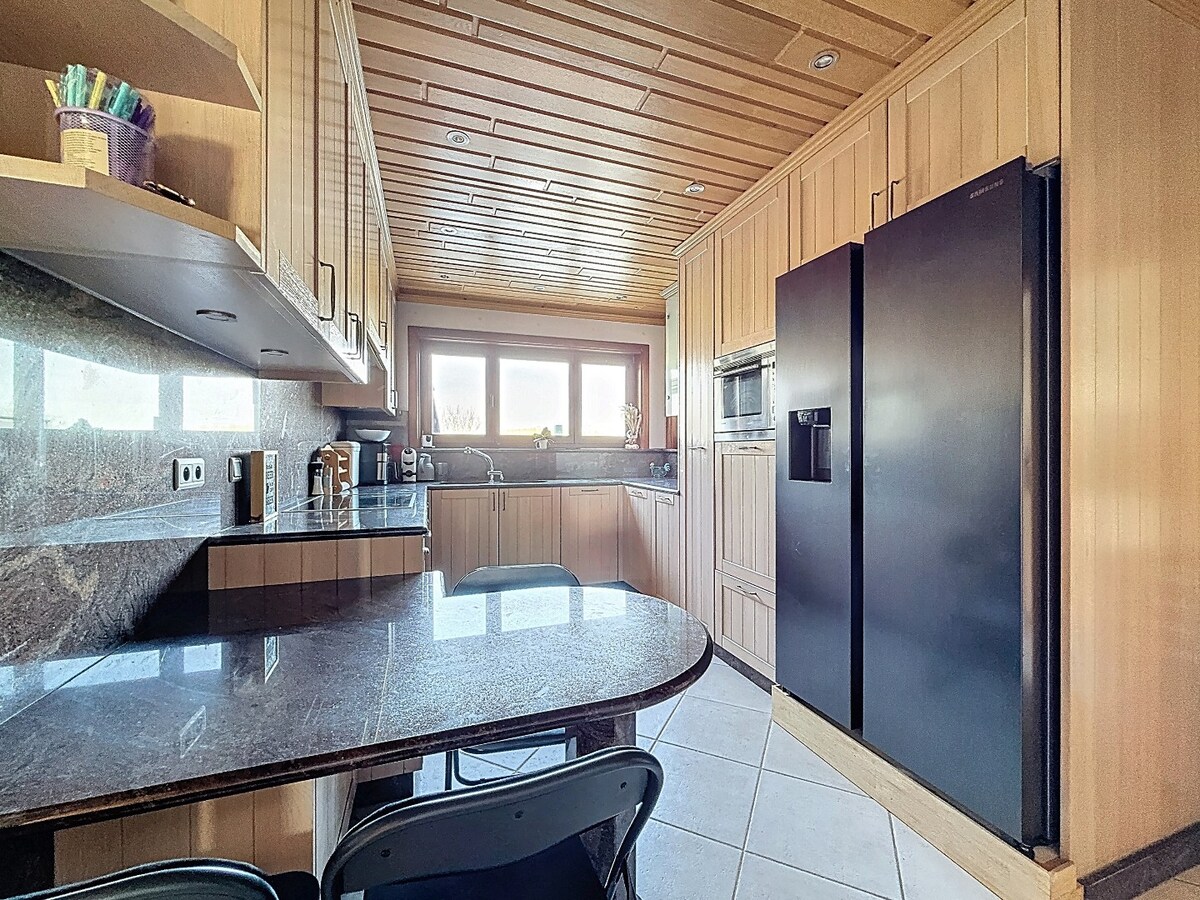 Ruime HOB met veel opslagruimte/garage te Zwalm 