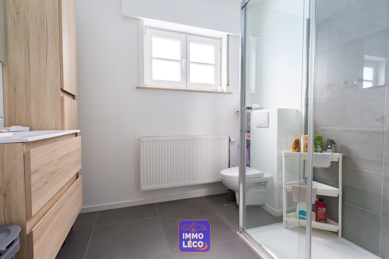 Villa "Semi Plain-Pied" avec jardin, 2 garages et parking privatif 