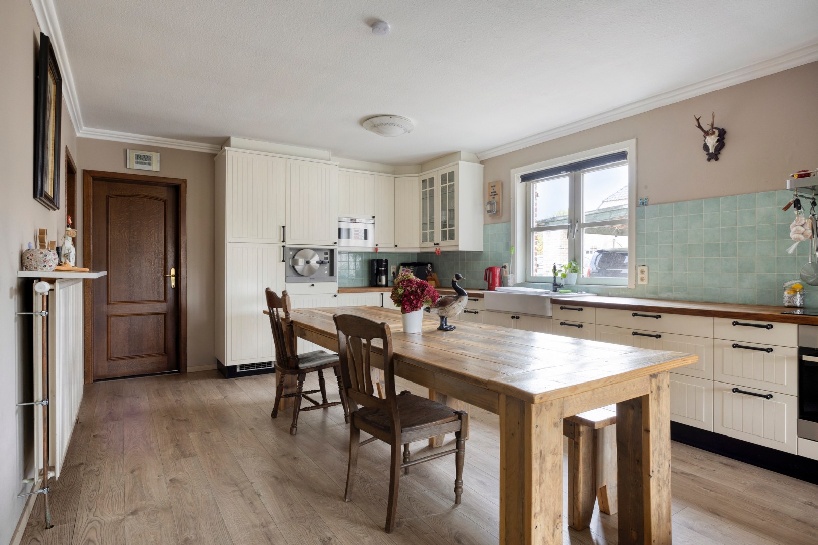 Ruime instapklare woning met 4 slpk. op perceel van 61a 2ca in Mol 