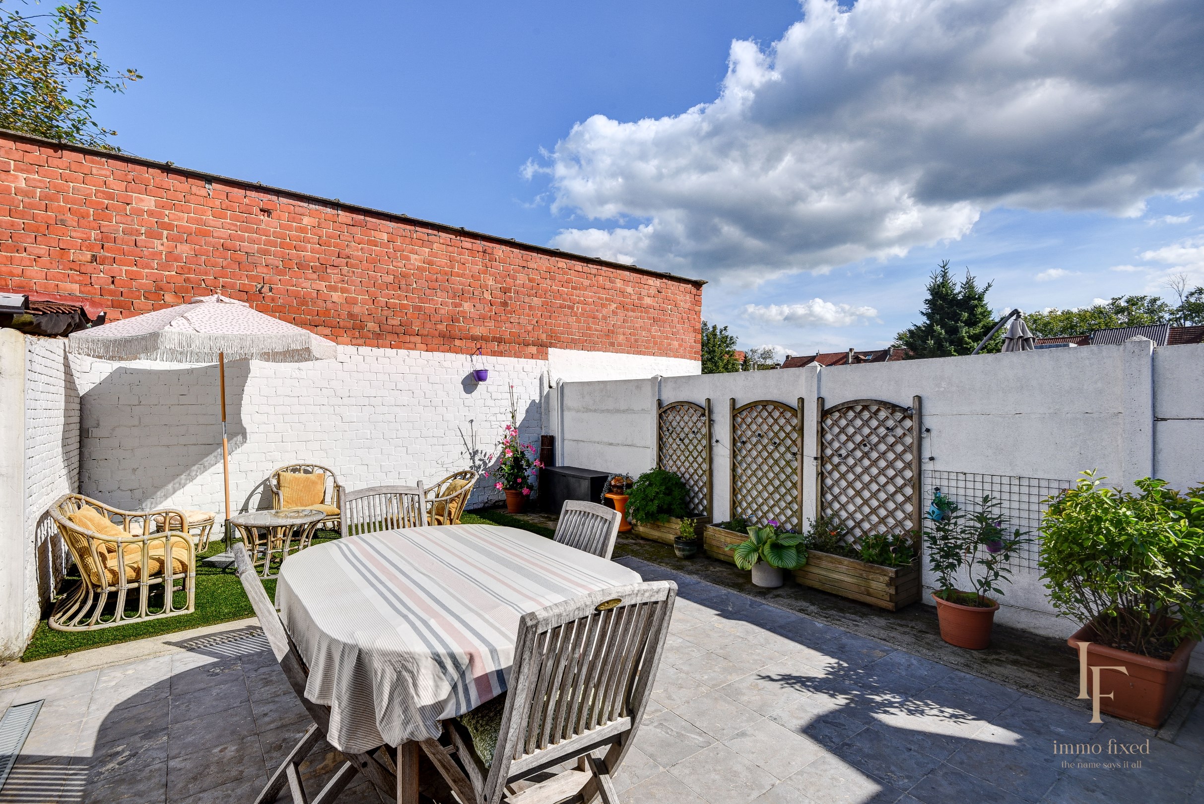 Gerenoveerde rijwoning met 2 slaapkamers in Schoten! 