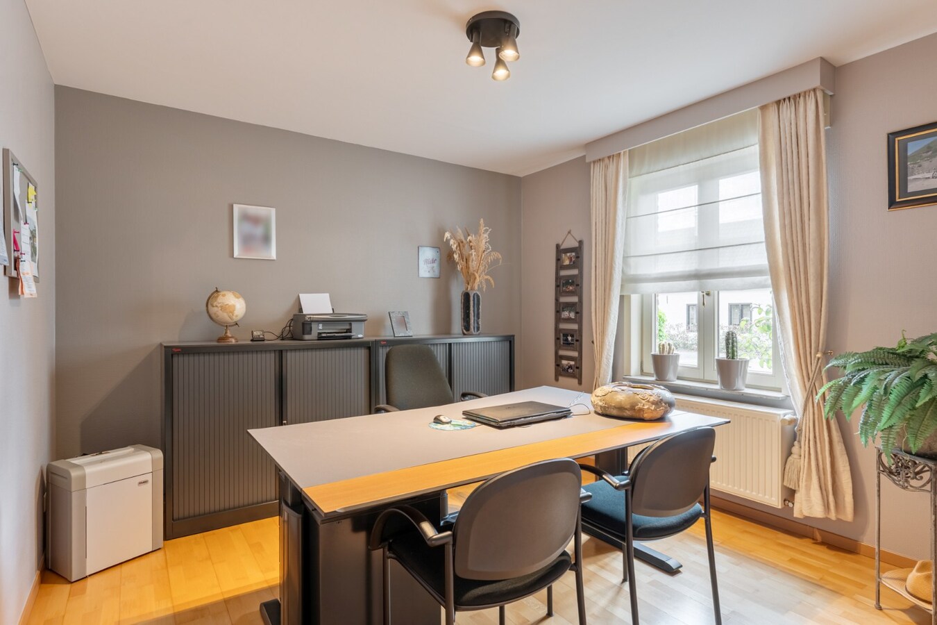 Stijlvolle, goed afgewerkte woning op een perceel van 6a32ca op een rustige locatie te Kinrooi! 