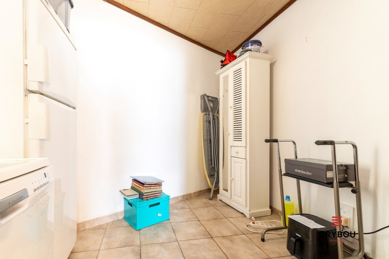 Verrassend ruime woning aan de rand van Houthulst op ruim perceel van 720m². 