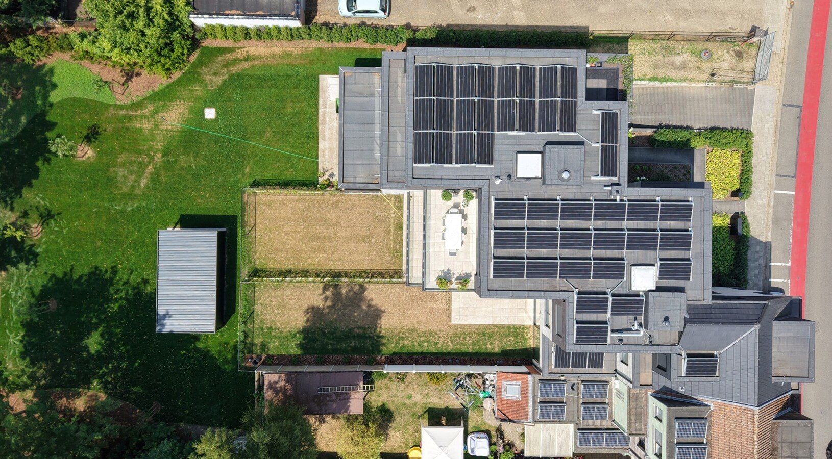 Luxueus én energieneutraal nieuwbouw villa-appartement  van 168 m² met 3 slaapkamers + 2 ondergrondse staanplaatsen + ruime kelder in kleine residentie te Schilde 