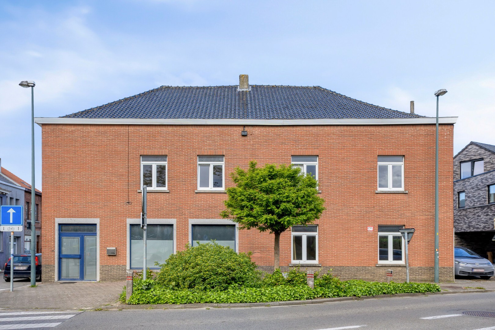 TE RENOVEREN WONING met 2 woonéénheden en tuin – 1640 SINT-GENESIUS-RODE 