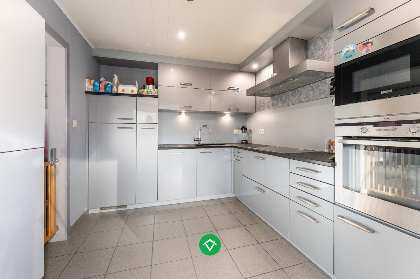 Woning met 5 slaapkamers en tuin in rustige wijk te Koekelare 