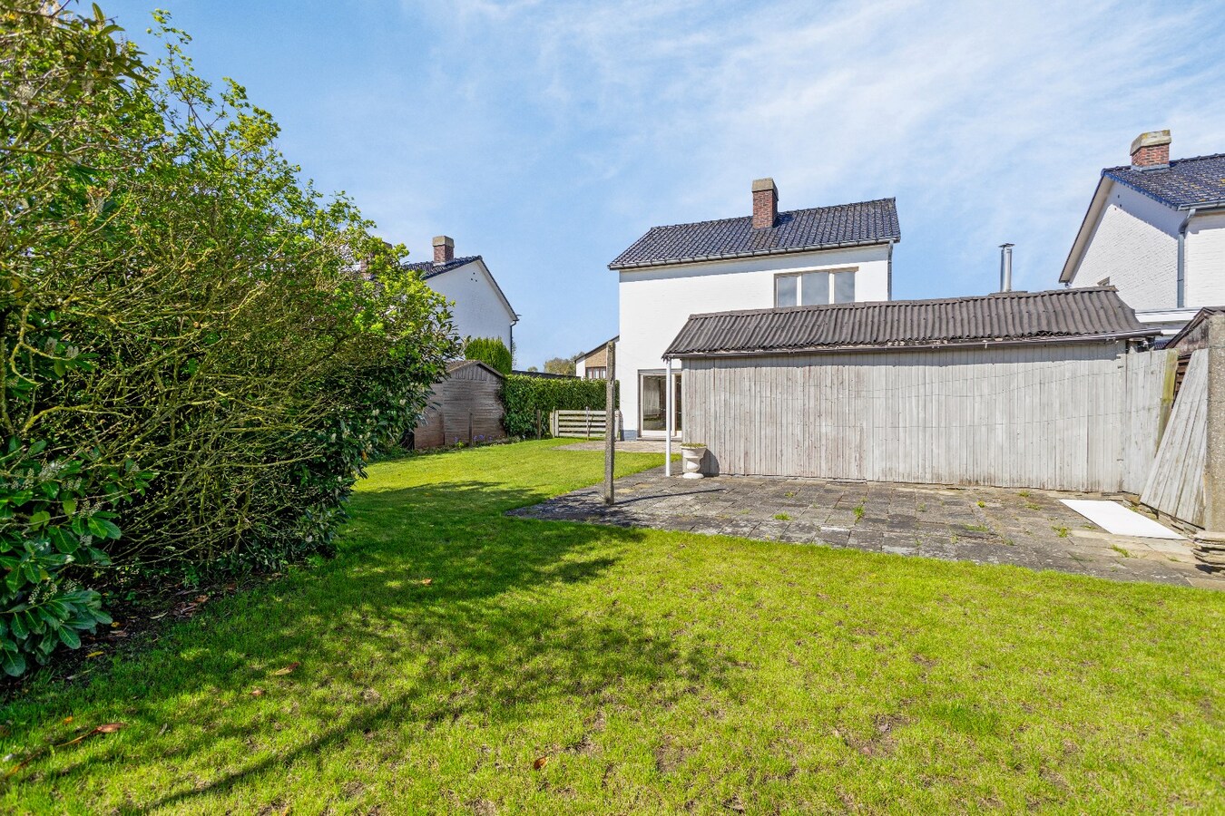 Te renoveren gezinswoning met 3 slpk in een gezellige wijk 