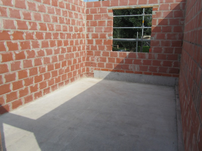 LAATSTE !!! MOOIE HOB MET STADSTUINTJE PAL IN CENTRUM LEFFINGE-DORP 