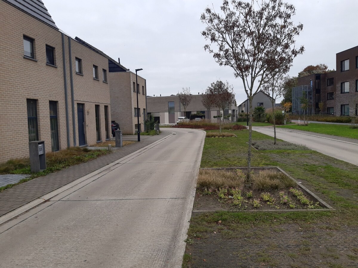 Tijdloze Half Open - rustig gelegen. 
