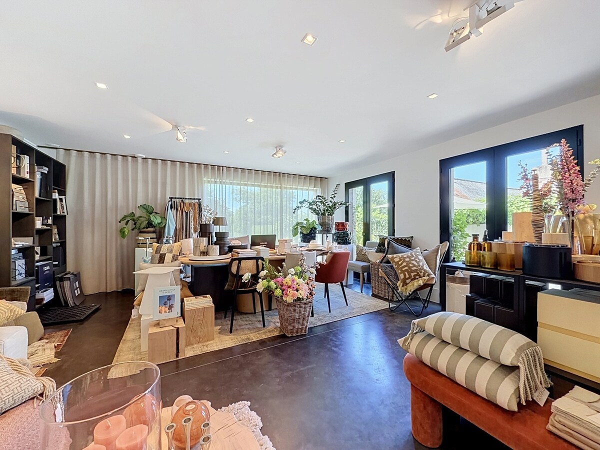 Architecturale parel met gemengde bestemming te Oombergen 