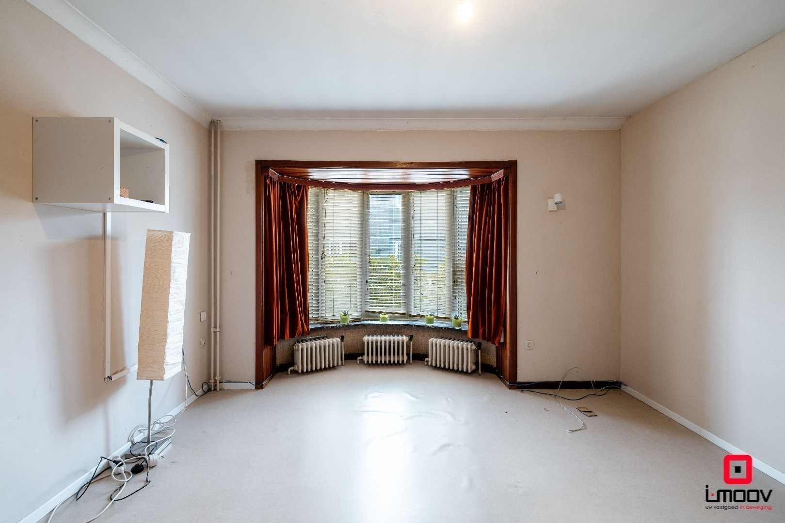 Charmante naoorlogse woning met veel potentieel te Zwijnaarde 