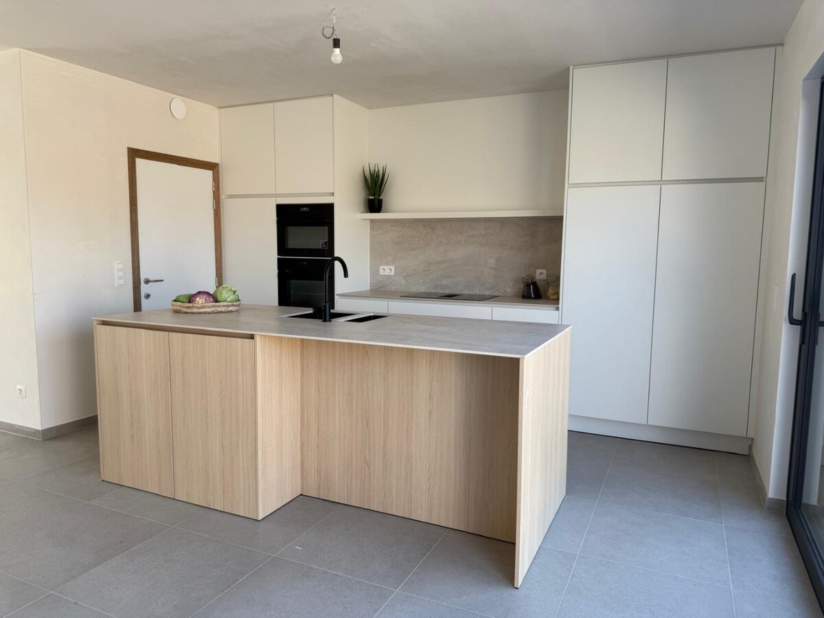 Instapklare nieuwbouwwoning in rustige recente woonwijk 