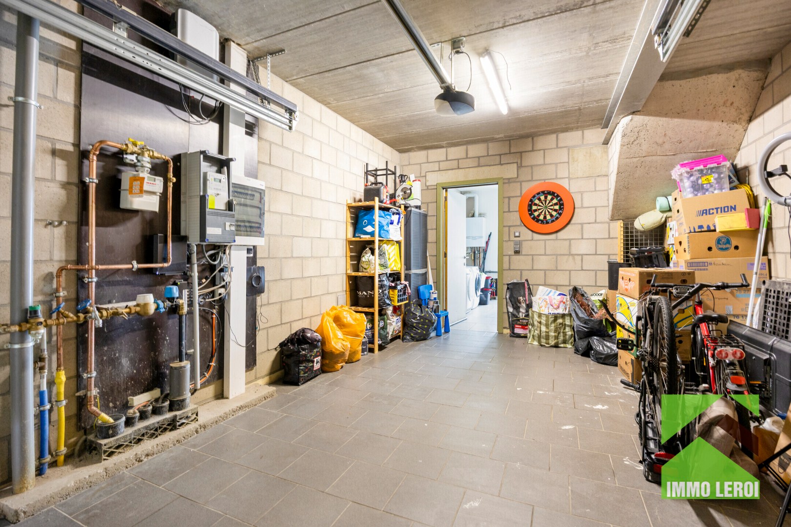 Garage met doorgang wasplaats
