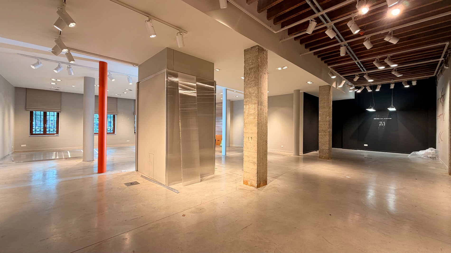 Showroom (B2B) of kantoorruimte te huur aan 't Eilandje in Antwerpen