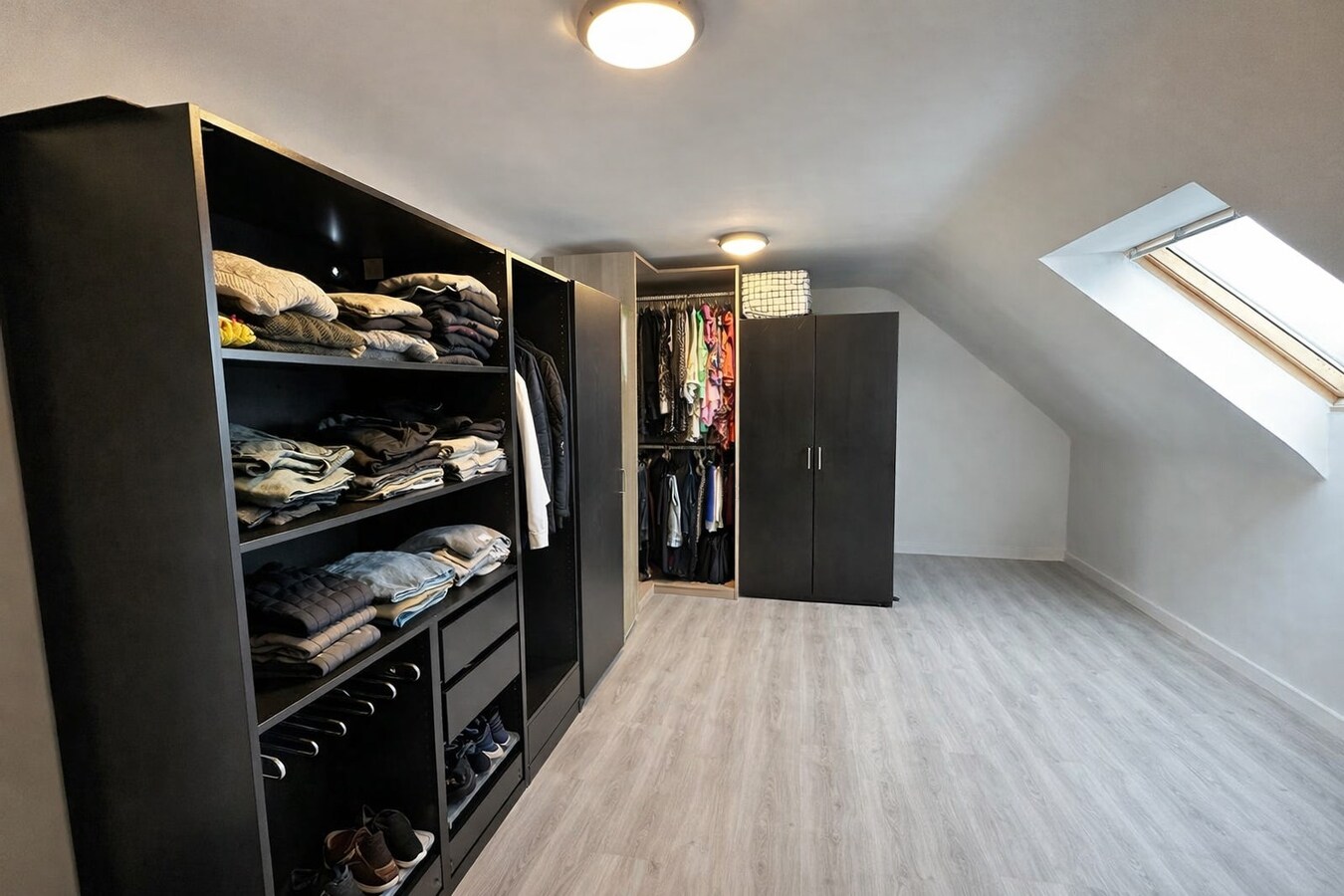 Recente woning in pastorijstijl op een rustige, groene locatie VERKOCHT ONDER REGISTRATIERECHTEN 