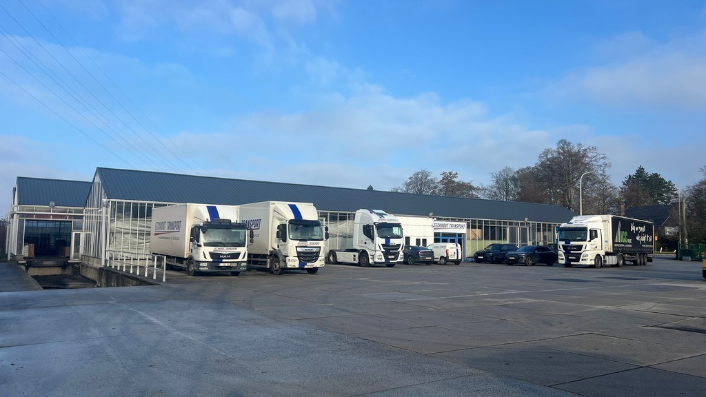 Bedrijfsgebouw te huur op zichtlocatie langs Brusselsesteenweg in Merelbeke-Melle