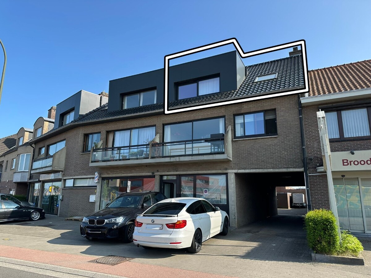 VERNIEUWD   appartement met 3 slaapkamers 