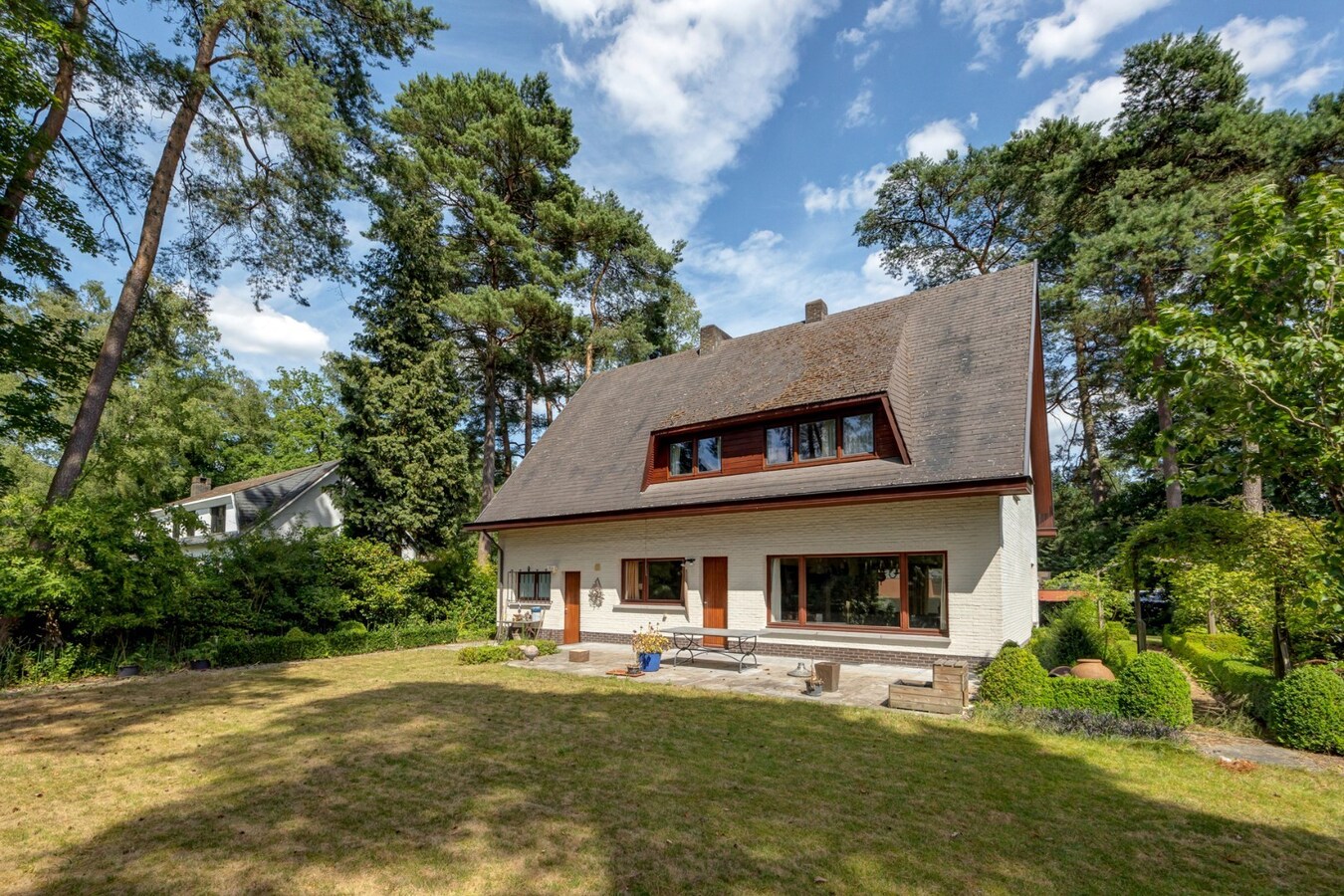 Ruime woning op prachtig perceel van 1.250 m² in ’s Gravenwezel – Zonnebos 