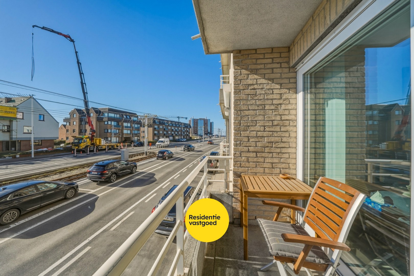 Instapklaar 3- slaapkamerappartement op toplocatie aan het strand! 