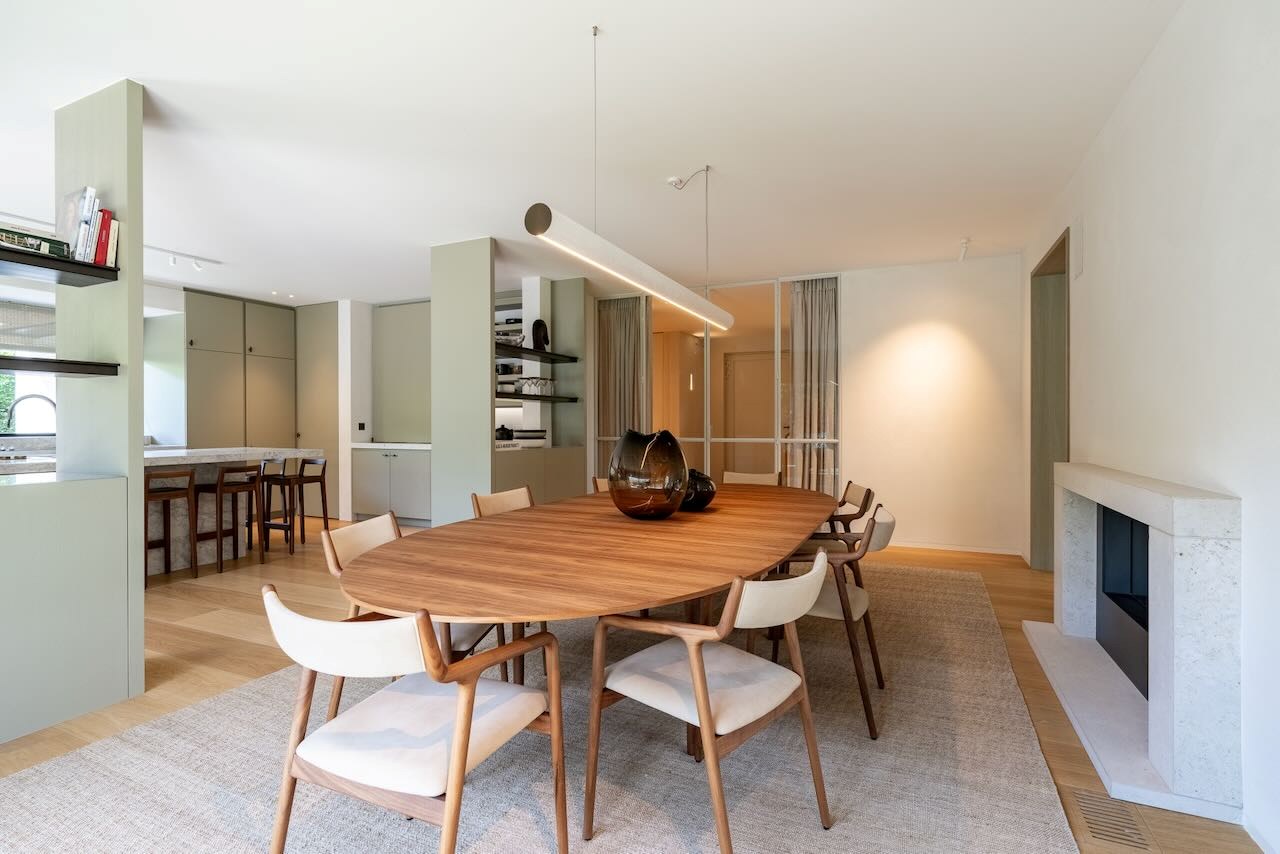 Magnifique villa récente de style contemporain allie une finition intemporelle à un emplacement unique et une vue imprenable sur le Zwin. 