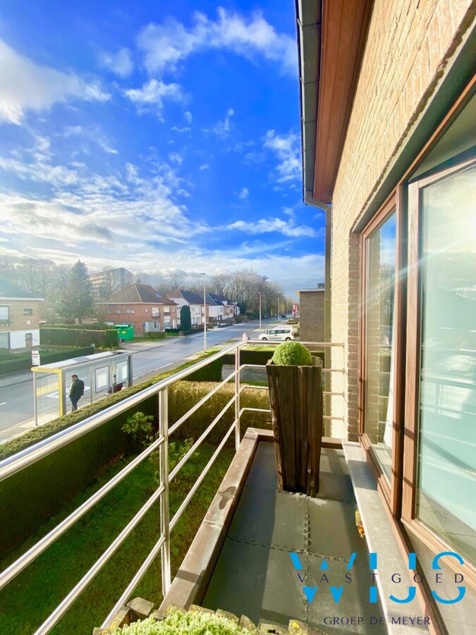 Ruim &amp; energiezuinig 2 slaapkamerappartement te EVERGEM ! 