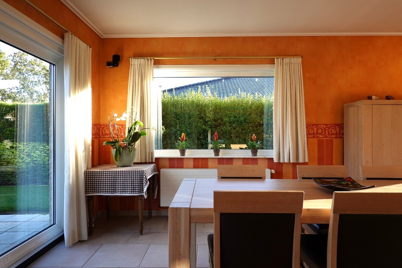 Stijlvolle villa met 4 slaapkamers en grote tuin 