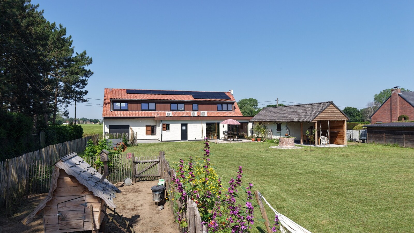 Energievriendelijke en Instapklare langgevelhoeve met privé-praktijkruimte te Berlaar 