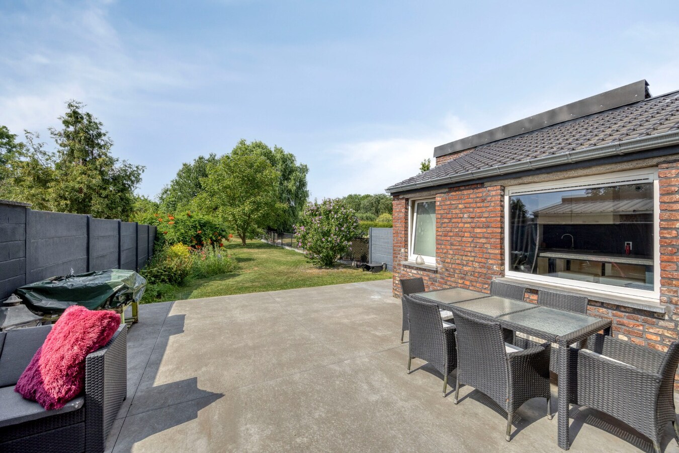 Prachtige woning met tuin, terras en garage 
