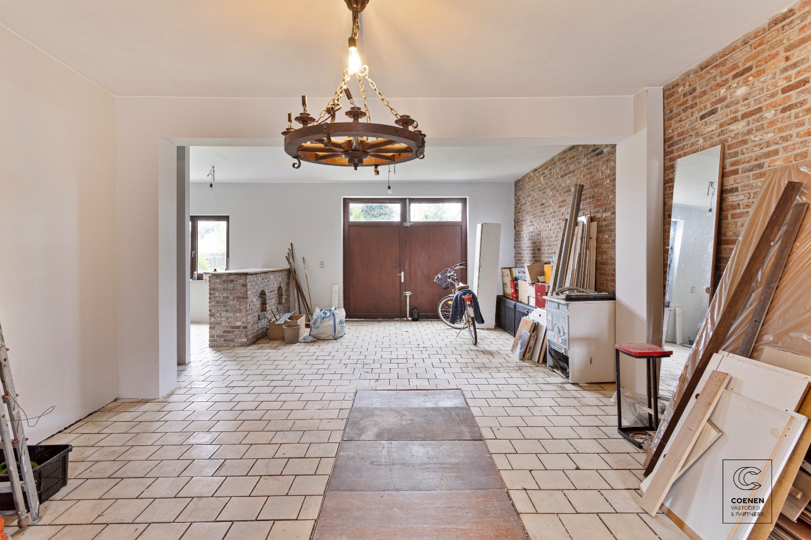 OPBRENGSTEIGENDOM bestaande uit twee appartementen en twee studio's op een perceel van 568 m2 gelegen op een uitstekende locatie te Hoboken 