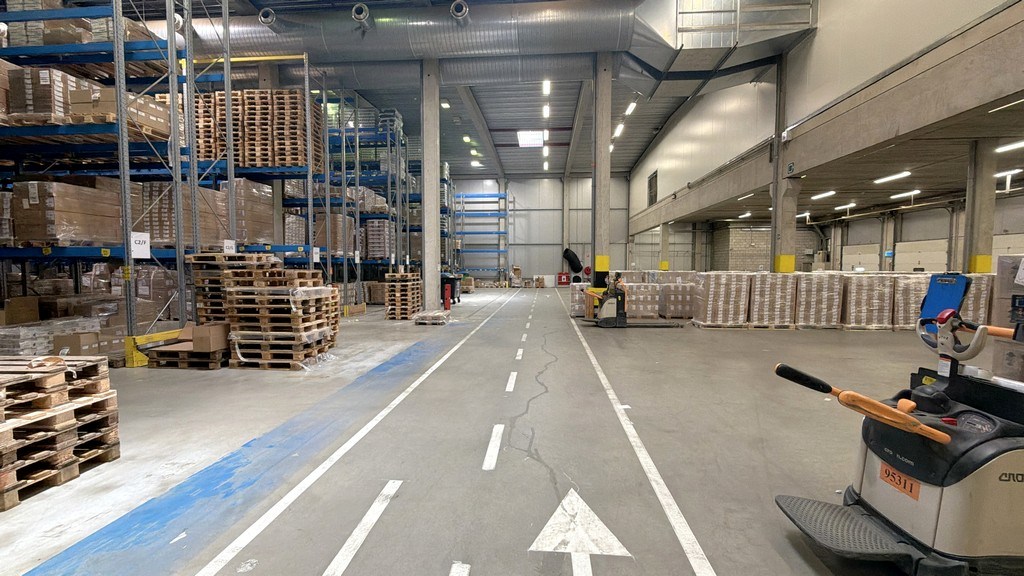 Magazijnen en kantoren te huur in industriezone van Londerzeel