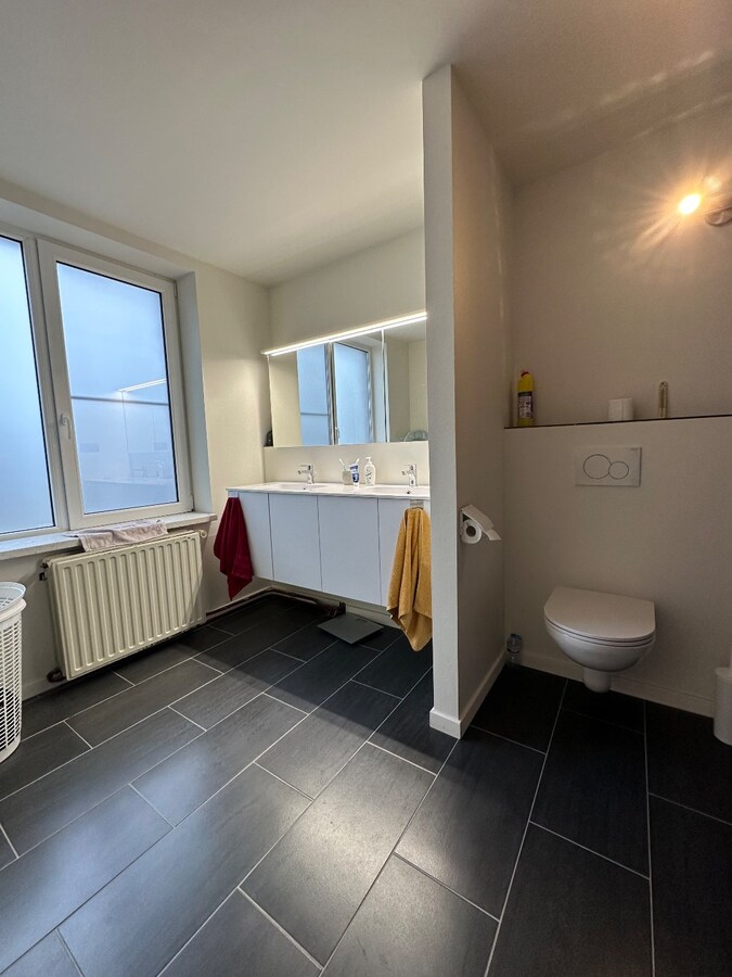 Ruime woning met 5 slaapkamers te Zwevezele 