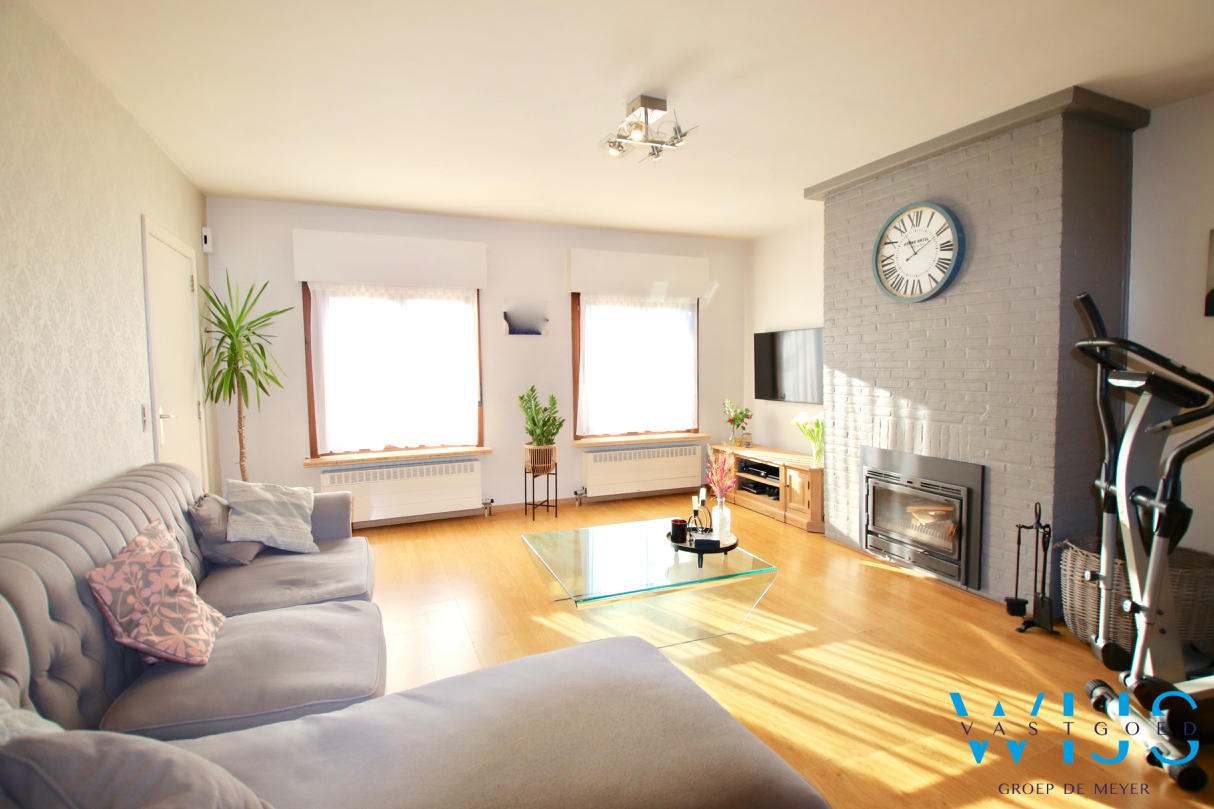 Instapklare woning in een rustige woonwijk te ERTVELDE! 