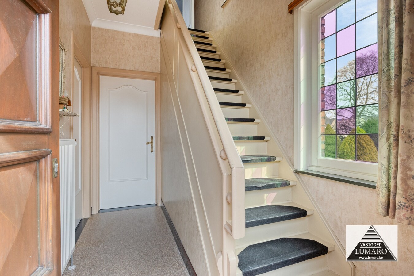 Te renoveren vrijstaande woning met 4 slaapkamers, tuin. 