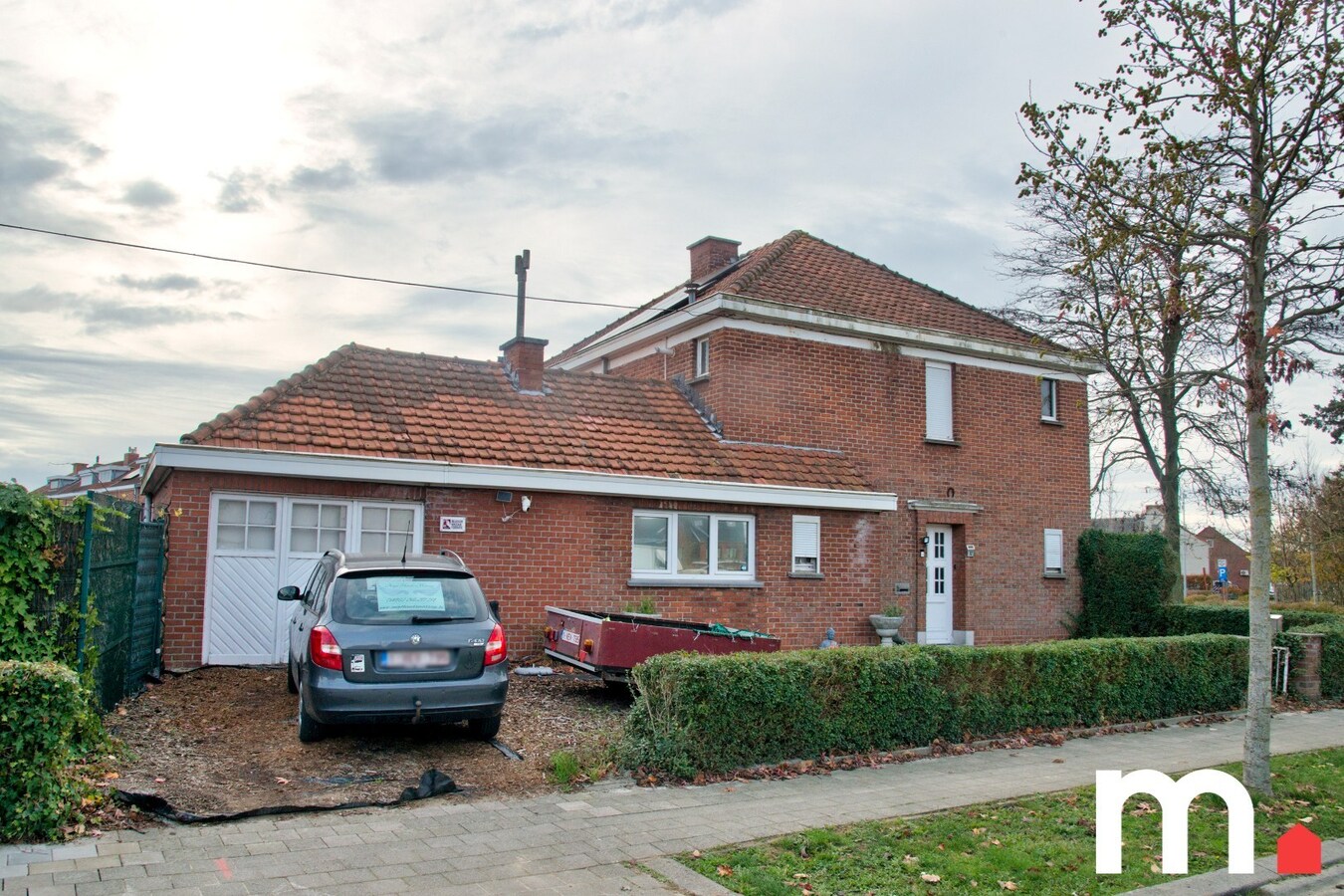 Halfopen woning met 3 slaapkamers en tuin te Harelbeke ! 