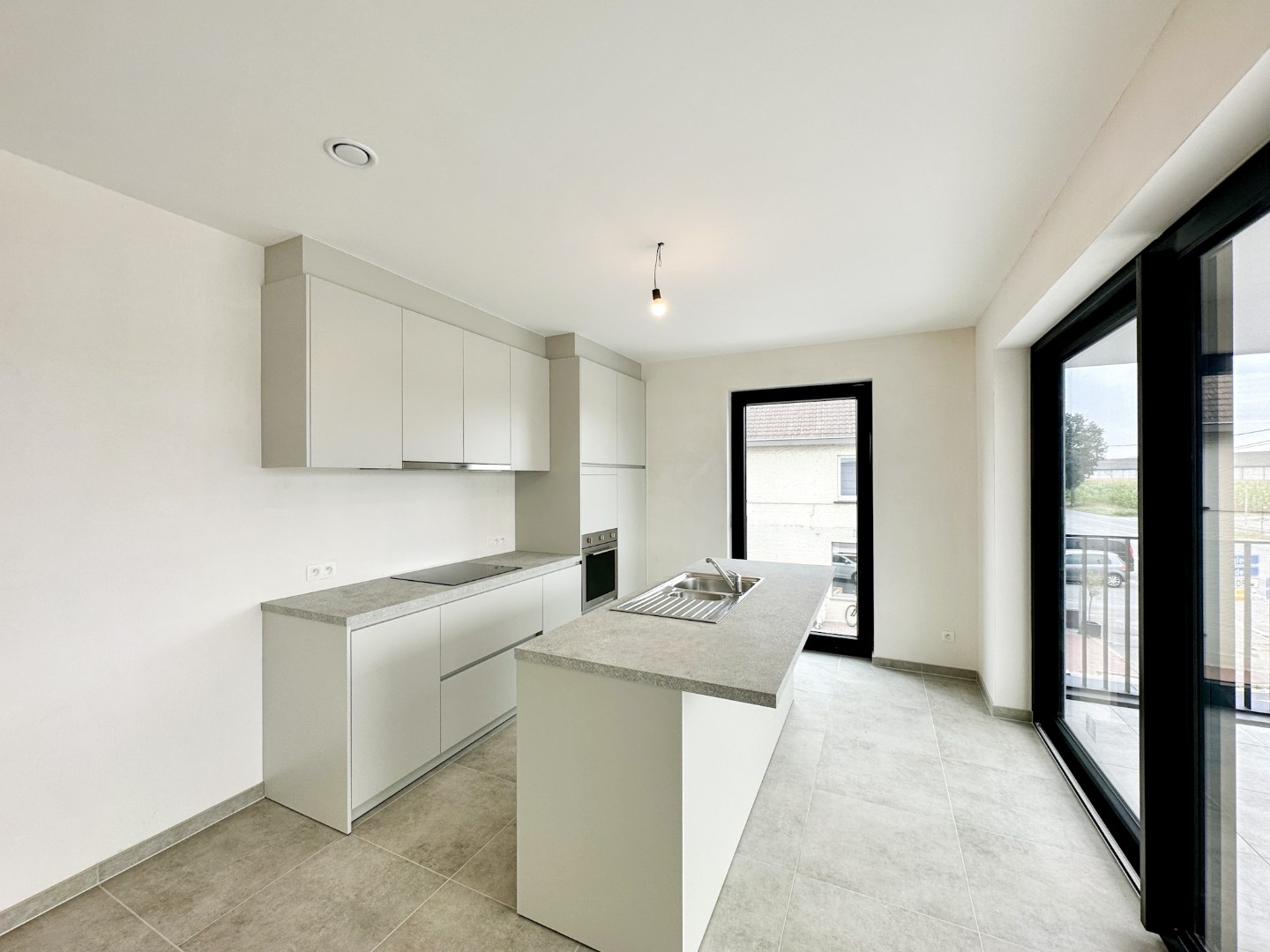 Prachtig lichtrijk en ruim (116 m²) nieuwbouw 2-slpk appartement met (zonne)terras(en), Kortemark 